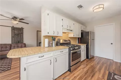 4008 Willow Oak St, Bryan, TX 77802 photo 7