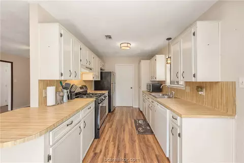 4008 Willow Oak St, Bryan, TX 77802 photo 8