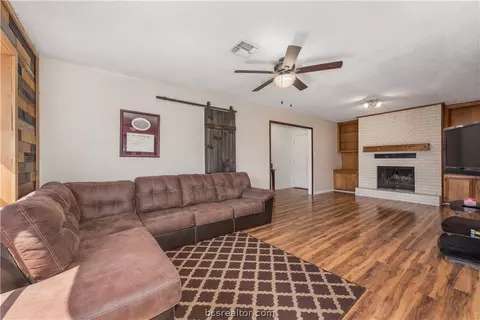 4008 Willow Oak St, Bryan, TX 77802 photo 4