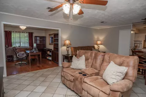 2205 Hillside Dr, Bryan, TX 77802 photo 7