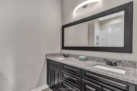 809 W 17th St, Bryan, TX 77803 photo 6