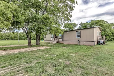 13590 Garrett Ln, Bryan, TX 77808 photo 2