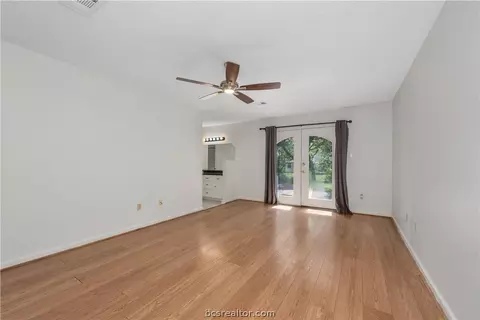 3905 Oak Bend Dr, Bryan, TX 77802 photo 9