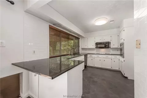3905 Oak Bend Dr, Bryan, TX 77802 photo 7