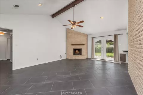 3905 Oak Bend Dr, Bryan, TX 77802 photo 5