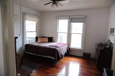 305 E Young, Llano, TX 78643 photo 3