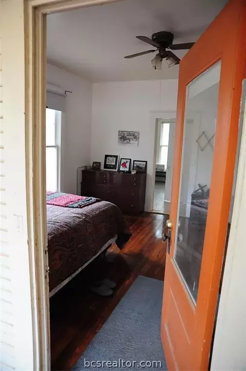 305 E Young, Llano, TX 78643 photo 4