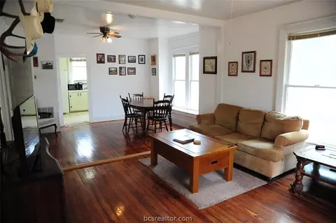 305 E Young, Llano, TX 78643 photo 8