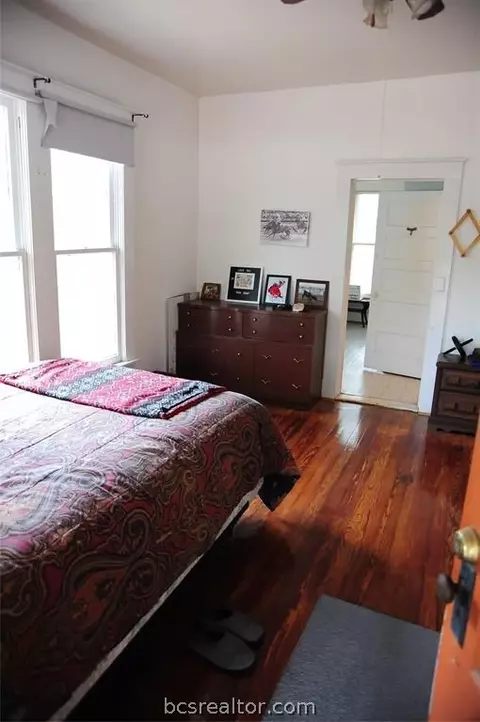 305 E Young, Llano, TX 78643 photo 5