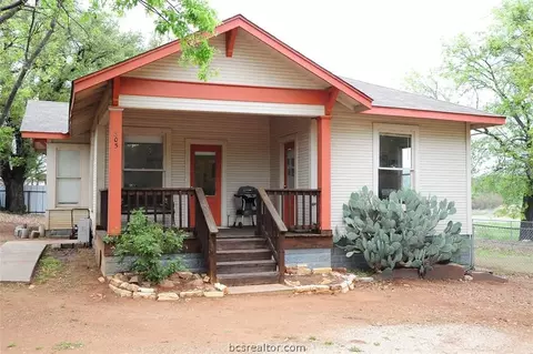 305 E Young, Llano, TX 78643 photo 1