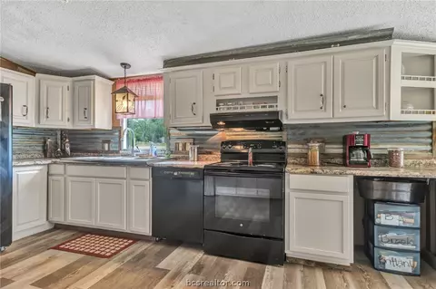 8517 Twisting Trl, Bryan, TX 77808 photo 13