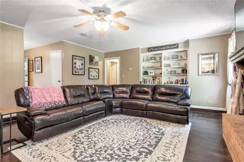 3502 Oak Hill Dr, Bryan, TX 77802 photo 3