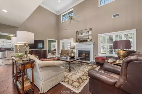 4613 Locksford Dr, Bryan, TX 77802 photo 2