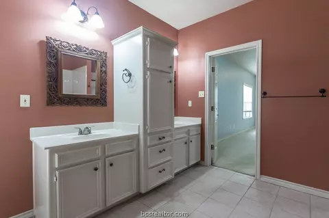 512 Brookside Dr E, Bryan, TX 77801 photo 22