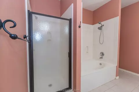 512 Brookside Dr E, Bryan, TX 77801 photo 20