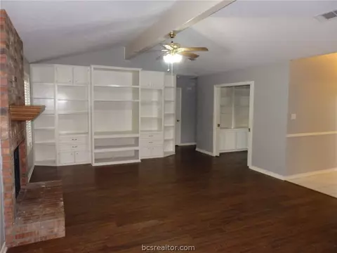 6350 Ethan Ln, Bryan, TX 77808 photo 3
