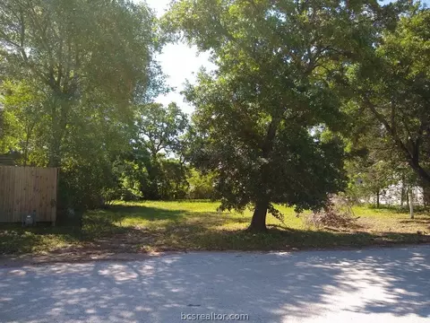 205 Lynn Dr, Bryan, TX 77801 photo 7
