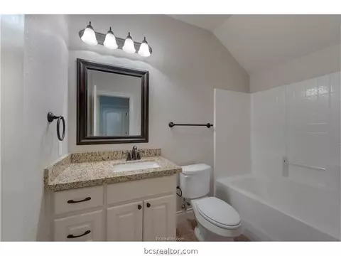 215 Helena St, Bryan, TX 77801 photo 8