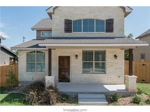 215 Helena St, Bryan, TX 77801 photo 2