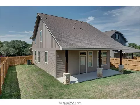 215 Helena St, Bryan, TX 77801 photo 12