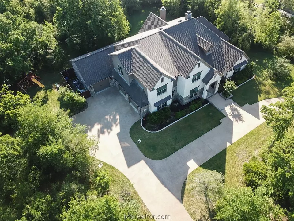  18045 Martingale Ct, College Station, TX 77845 photo 4