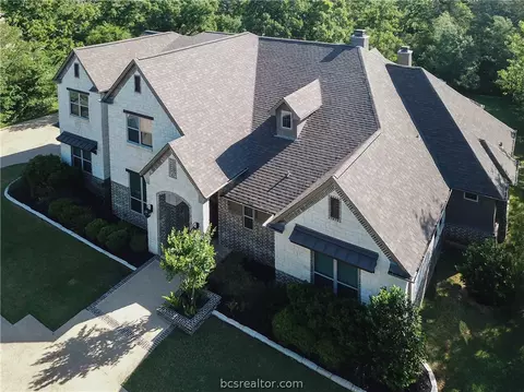 18045 Martingale Ct, College Station, TX 77845