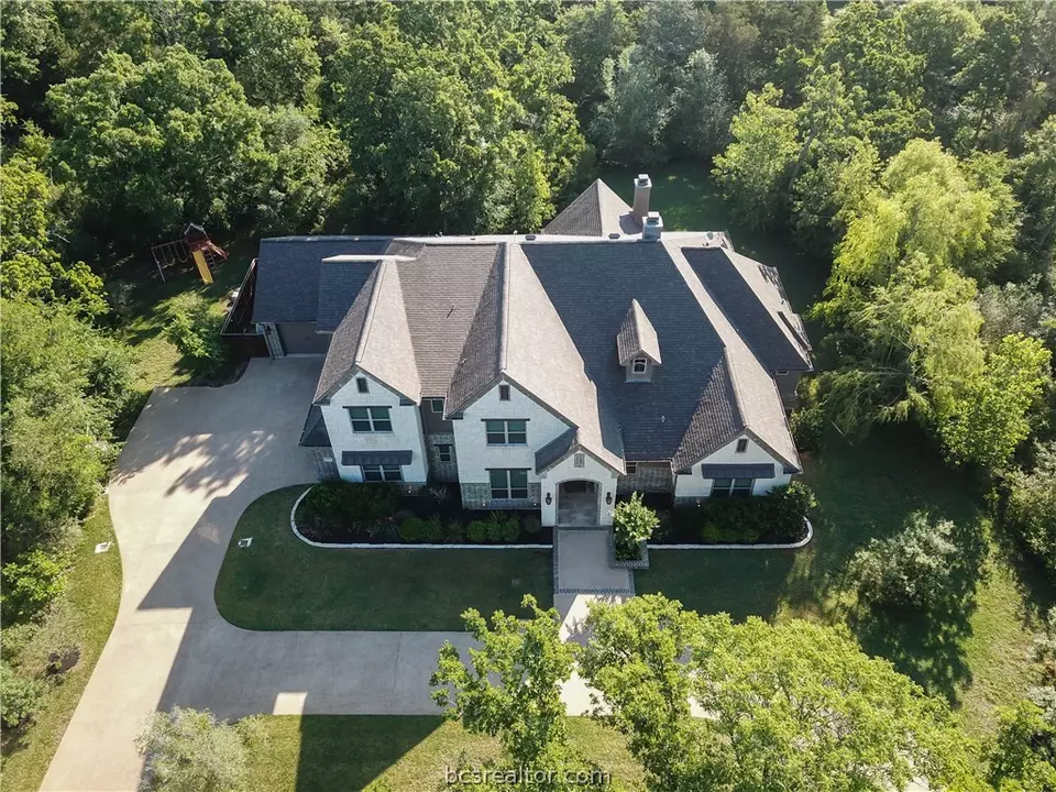  18045 Martingale Ct, College Station, TX 77845 photo 3