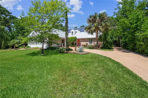 404 Brookside Dr E, Bryan, TX 77801 photo 1