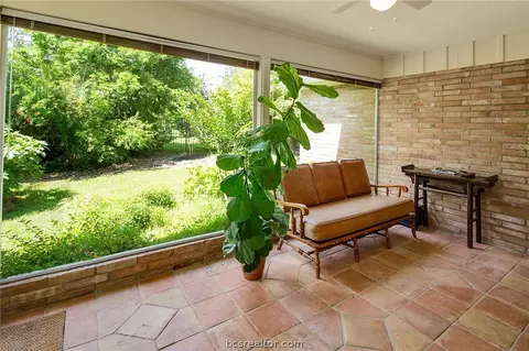 404 Brookside Dr E, Bryan, TX 77801 photo 21
