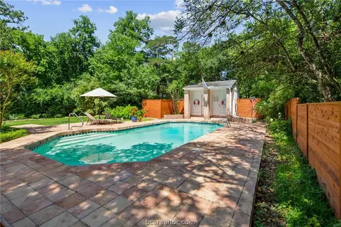 404 Brookside Dr E, Bryan, TX 77801 photo 44