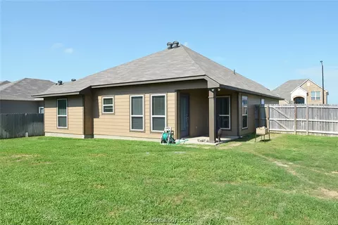 2101 Stubbs Dr, Bryan, TX 77807 photo 17