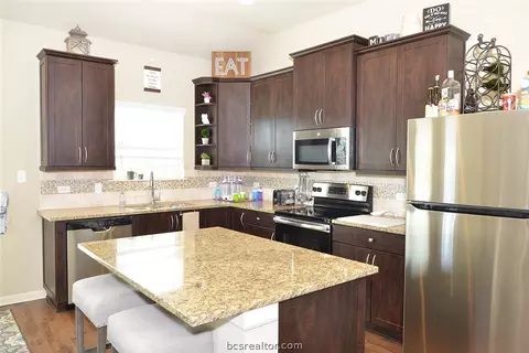 2101 Stubbs Dr, Bryan, TX 77807 photo 6