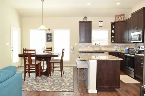 2101 Stubbs Dr, Bryan, TX 77807 photo 7