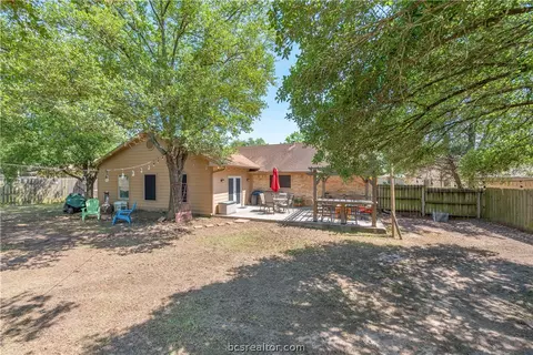 4303 Apache Ct, Bryan, TX 77802 photo 18