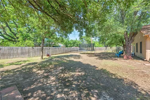 4303 Apache Ct, Bryan, TX 77802 photo 20