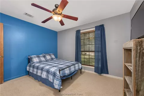 4303 Apache Ct, Bryan, TX 77802 photo 14