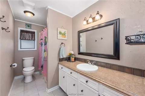 4303 Apache Ct, Bryan, TX 77802 photo 15