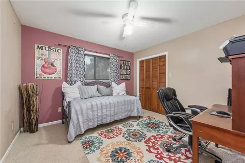 4303 Apache Ct, Bryan, TX 77802 photo 17
