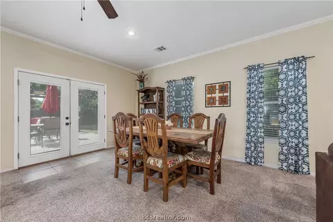4303 Apache Ct, Bryan, TX 77802 photo 10