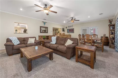 4303 Apache Ct, Bryan, TX 77802 photo 8