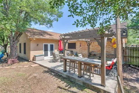 4303 Apache Ct, Bryan, TX 77802 photo 19