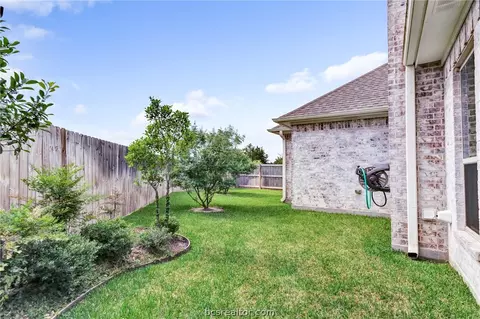 1918 Debbie Dr, Bryan, TX 77802 photo 24