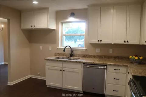 4500 Meadowbrook Dr, Bryan, TX 77802 photo 11