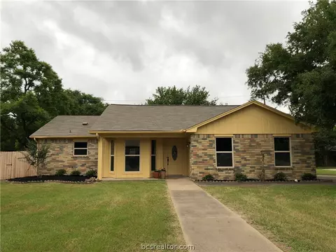 4500 Meadowbrook Dr, Bryan, TX 77802 photo 1