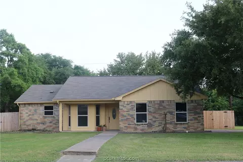 4500 Meadowbrook Dr, Bryan, TX 77802 photo 2