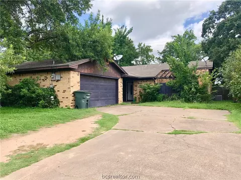 3101 Red Robin Loop, Bryan, TX 77802 photo 2