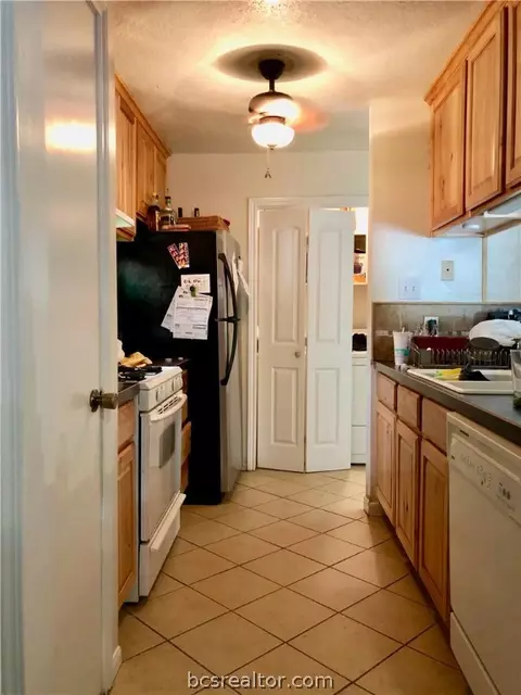 3101 Red Robin Loop, Bryan, TX 77802 photo 6