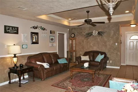 911 E 26th St, Bryan, TX 77803 photo 4