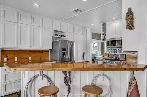 5714 Easterling Dr, Bryan, TX 77808 photo 9