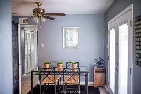 923 Navidad St, Bryan, TX 77801 photo 6